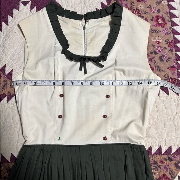VINTAGE 1960s Dress with Peter Pan Collar - Picture 6 of 8